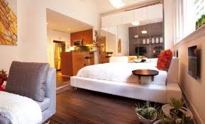 Although the average size of a studio apartment in the united states is about 600 square feet, what really makes a studio a studio are the rooms — or, rather, the room. What Is A Studio Apartment