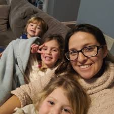 Homeschool daily schedule for kindergartener and second grader?