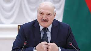 Lukashenko is leading the country and the opposition is in gaol. R2fcwlombn078m