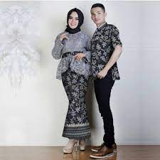 Merah benhur abu format pemesanan baju. Cp Annisha Baju Couple Kebaya Couple Batik Kebaya Modern Batik Kekinian Couple Couple Kondangan Shopee Indonesia