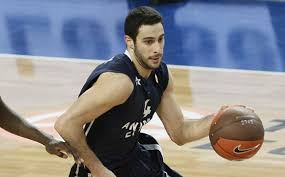 Dogus balbay, takımınında shooting guard pozisyonunda görev yapmaktadır. Dogus Balbay Uludag Sozluk