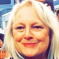 Lynn Groves's Instagram, Twitter & Facebook