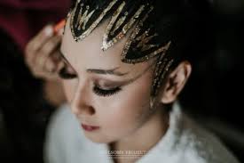 Sisir sasak (bouffant comb) 3. Kenali Keistimewaan Makna Paes Riasan Pengantin Wanita Dari Jawa Tengah Bridestory Blog