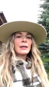 I need you! ❤️ #leannrimes #ineedyou #2000sthrowbacks