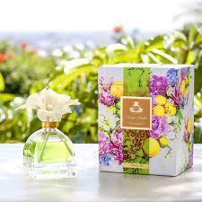 Monique Lhuillier Fragrance Is A Beautiful Blend Of Citrus Lilies Freesia Ylang Ylang Gardenia Jasmine Romantic Fragrance Candle Diffuser Summer Fragrance