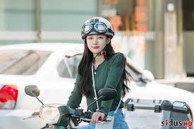 Dramacool updates hourly and will always be the first drama site to release the latest episodes. Kim Yoo Jung Charms With Her Sweet Smile Behind The Scenes Of Backstreet Rookie Thenewstrace