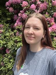 Candace Maynard's Instagram, Twitter & Facebook