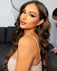 Alexandra Bowers's Instagram, Twitter & Facebook