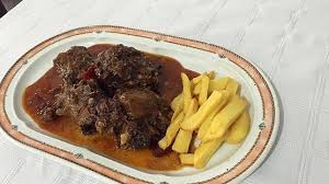 Para cocinar rabo de buey, que era mi caso, he elegido una receta clásica elaborada a base de vino tinto. Diez Lugares Para Degustar Rabo De Toro En Cordoba