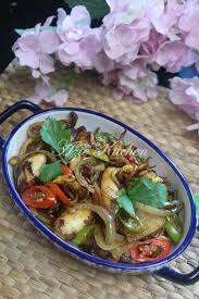 Sotong masak kicap ini dah cukup sedap pada selera saya. Sotong Masak Hitam Resepi Azie