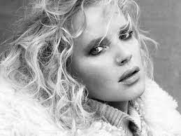 Joanna kulig (born 24 june 1982) is a polish film, stage and television actress, and singer. Joanna Kulig Is Poland S Most Exciting Breakout Star Vanity Fair
