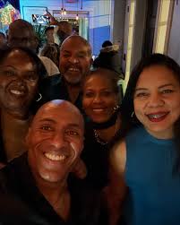 About last night… Always a good time with my Brothers and Sister! ❤️❤️  Celebrating my sister-in-law Jaronid's Birthday with friends and family!  🥳🥳