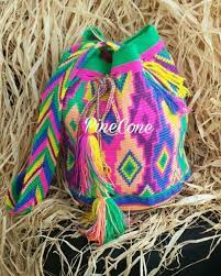 Vee Yeni Wayuu Cantanin Son Hali Cantalarimizin Yaklasik Olculeri Cap 25cm Yukseklik 35cm Wayuufashion Wayuubags Wayuulover Bucket Bag Fashion Instagram