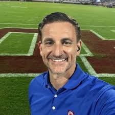 Ian Self (@sneakman22)