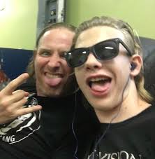 🖤🤘😜🖤 Happy week-end 🎧🤘🖤