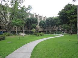 Su fundación fue decretada por el episcopado venezolano en el año de 1951 y realizada en caracas el año de 1953 por la compañía de jesús, a quien pertenece a perpetuidad. Universidad Catolica Andres Bello Erick Rincones Flickr