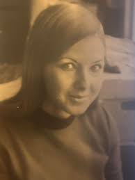 My Mum Frances Binding was born and raised at no: 31 Dudley Place. She  would always tell me about the adventures she had as a child growing up  with chickenwood as her