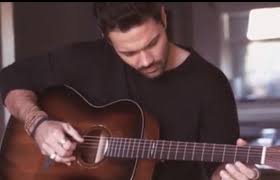 ryan paevey gives guitar lessons on