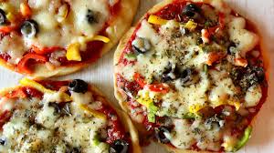 How To Make Pizza On Pan Or Tawa No Oven No Yeast Pizza Recipe Divine Taste With Anushruti Veggie Recipes Vegetarian Recipes Recipes