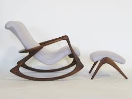 Contour Rocking Chair And Ottoman By Vladimir Kagan From A Unique Collection Of Antique And Modern Rocking Chair Mecedoras Modernas Sillas Mesedoras Mecedora