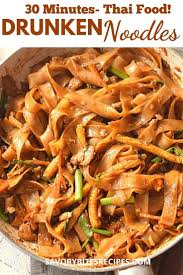 The Best Thai Drunken Noodles Pad Kee Mao Recipe Ever En 2020 Recettes De Cuisine Cuisine Recette