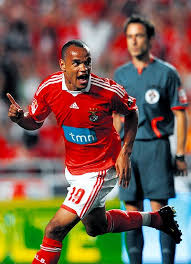 O benfica tem aqui boas hipoteses, pelo menos até melhores do que havia esta época defesas: Benfica Ofensivo De Jesus Tenta Hoje Prolongar A Tradicao De Bons Resultados Em Guimaraes Publico