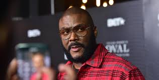 Tyler Perry hit with $260M lawsuit over alleged sexual harassment,  retaliation | FOX 32 Chicago