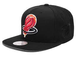 Upside Down Miami Heat Snapback Cap By Hall Of Fame X Mitchell Ness X Nba Gorras Nba