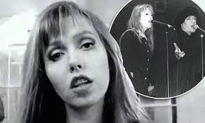 Anita lane is one of the popular australian singer and songwriter. Nd10snr64alynm