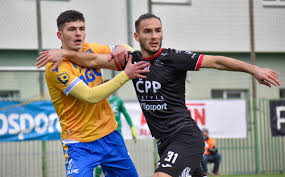 NÁZOR: Část třetí