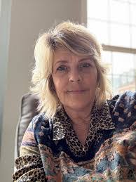 Walter Britt's Instagram, Twitter & Facebook