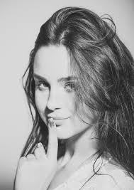 Tocco Di Labbra. Concetto Voluttuoso. Bacio Alla Tentazione. Desiderio.  Concetto Romantico. Energia Sessuale. Coppia Sexy Innamora Immagine Stock