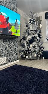 We don't see many navy trees anymore 😍💙🪩 here's my mums 🎄🎄