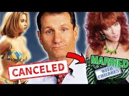 Christina Applegate Reveals Walking Canes As "New Normal" Ahead Of First  Event Since MS