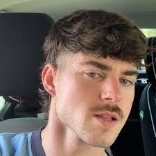 Emily (@emilyyluker)