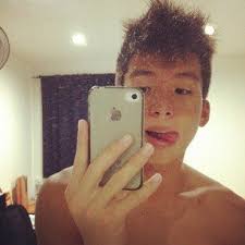 พ่อหนุ่มน้อย Daniel Nathaniel พาฟิน