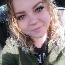 Autumn Moore🐙 (@auty_schmotty)