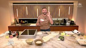 Vous voulez résilier femme actuelle ? Tous En Cuisine Cyril Lignac Change Sa Recette En Direct Pour Une Invitee Femme Actuelle Le Mag