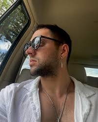 Daniel Arencibia's Instagram, Twitter & Facebook