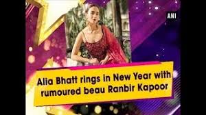 Alia Bhatt Rings In New Year With Rumoured Beau Ranbir Kapoor Entertainment News Youtube El origen de la cicatriz de joaquin phoenix, la marca de un actor atormentado. youtube