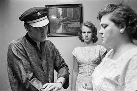 Although not a recording artist in her own right. 1956 Elvis And Gladys On Audubon Dr Elvis Presley Elvis Presley Family Elvis Presley Photos