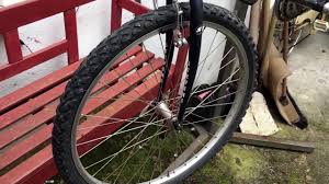 Vorderrad Ausbauen Mtb Laufrad Montieren Und Demontieren Mit Schnellspanner Anleitung Youtube