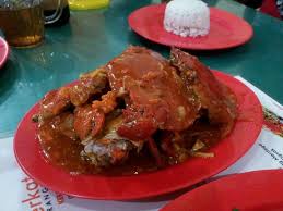 Ketika saya kesana dihari kerja sangat ramai banyak pengunjung yang baru pulang kerja. Kepiting Saos Padang Seafood Berkat Kalimati Kepiting