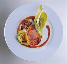 Cote De Veau De Lait Fermier Cuisinee A La Maniere D Alain Chapel Salades Roties Et Grillees Tranches Epaisses De Pomme Fondante Par Alain Ducasse Recette Veau De Lait Recette De