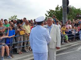 Echipa ziua de constanța se află pe fregata f221 ferdinand, în centrul acțiunii. Ziua Marinei La GalaÈi Sute De Oameni La Parada De Pe Uscat Èi De Pe DunÄre Foto Èi Video ViaÅ£a LiberÄ GalaÅ£i