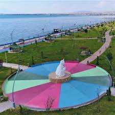 Olan bu arazide güzel bir şehir parkı yapacağız ve 15 temmuz şehitler parkı ismini vereceğiz dedi. Van Buyuksehir 15 Temmuz Sehitler Parki Van Iskele Facebook