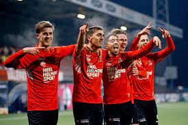 Een verdediger van cambuur kan redding brengen. Helmond Sport ì´ë²¤íŠ¸ Facebook