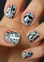 ¡olvídate de los arreglos de mesa! Unas Decoradas Con Flores En Esmalte Unas Decoradas Con Flores Unas Decoradas Disenos De Unas Flores