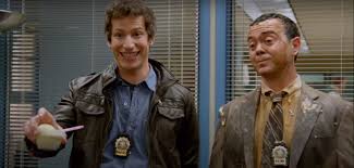 Jake peralta raymond holt lights out the entire squad is on high alert when a massive blackout hits brooklyn. Brooklyn Nine Nine Staffel 6 So Witzig Wie Eh Und Je What The Film