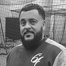 Sean Travers's Instagram, Twitter & Facebook